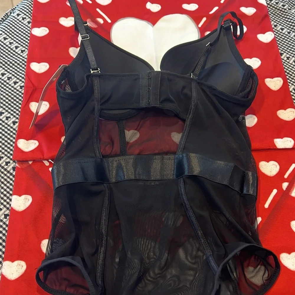 NWT Size Med. Black Bling push-up BCBG bodysuit. Snap closure - Picture 11 of 15